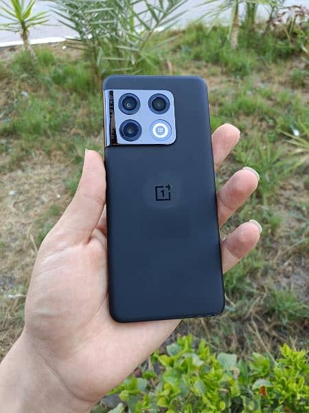 عملاق OnePlus 10 pro للبدل فقط بأكتوبر 3