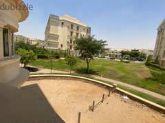 I villa Garden in Mountain View Hyde Park  / New Cairo / Ready to move  /Prime location  / open view اى فيلا جاردن فى ماونتن فيو هايد بارك