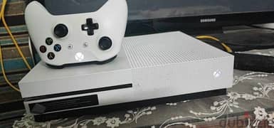 1tb xbox one S 

Excellent condition ( like new)