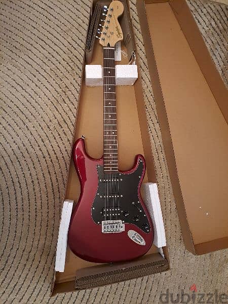 Squier Affinity Series HSS Stratocaster Electric Guitar, Red 1