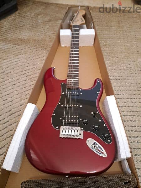 Squier Affinity Series HSS Stratocaster Electric Guitar, Red 2