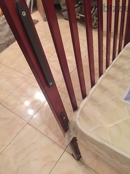 juniors (centerpoint) baby crib/bed, سرير بيبي ماركة جونيوز سنتربوينت 7