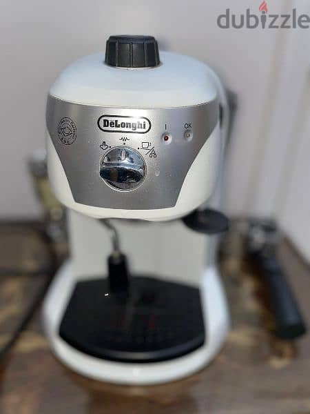 ماكينة delonghi ec221 حالتها شبة جديدة 1