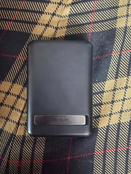 Belkin Magnetic wireless power pank 5k + stand 2