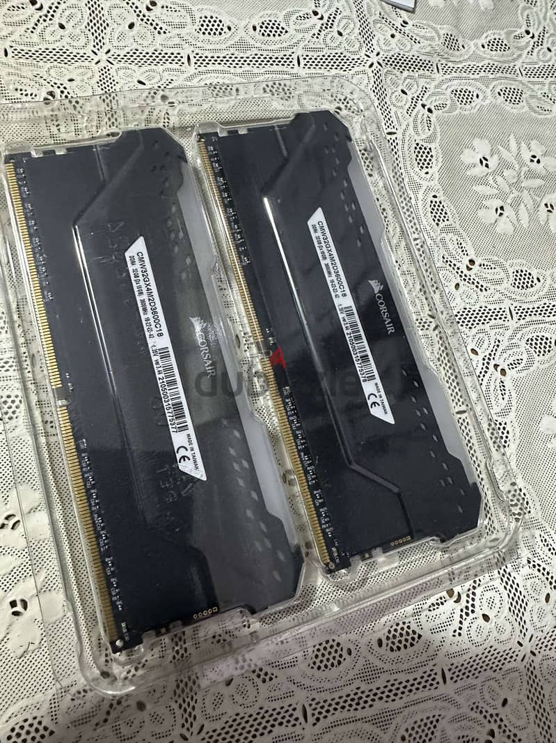 Corsair Vengeance Pro RGB DDR4 32 GB (2*16) 3600MHz 1