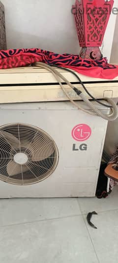 تكيف LG استعمال نظيف جدا بحالة ممتازة 0