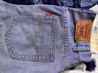 بنطلون levis اصلي من التوكيل اتلبس ٣مرات تقريبا ولكن لصغر المقاس هبيعه