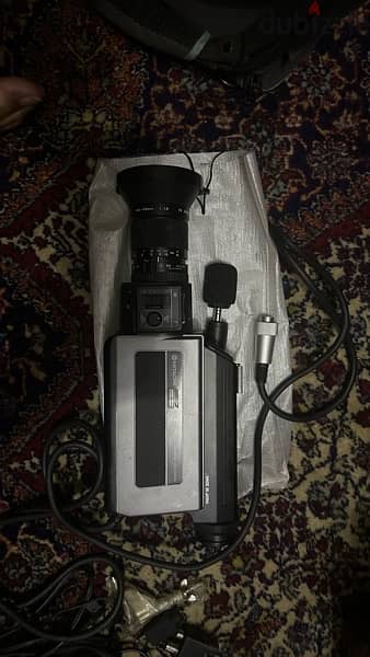 HITACHI - Color Video Camera VK-C830 1