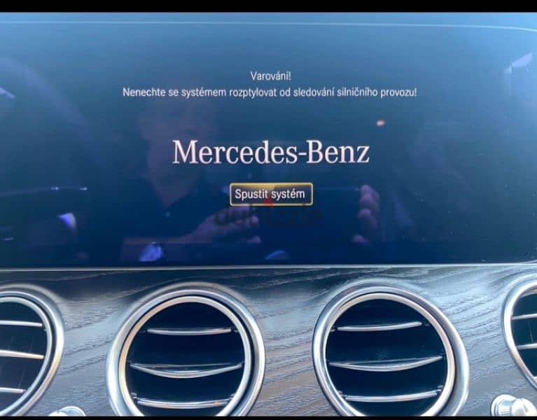 Mercedes-Benz E300 2021 12