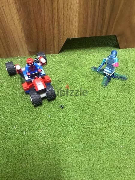 lego 76014 spider-trike vs electro (marvel) 1