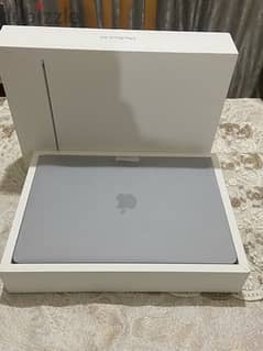 Macbook Air M2 15 Inch   جديد تماما بطاريه ١٠٠٪؜ بكل حاجته