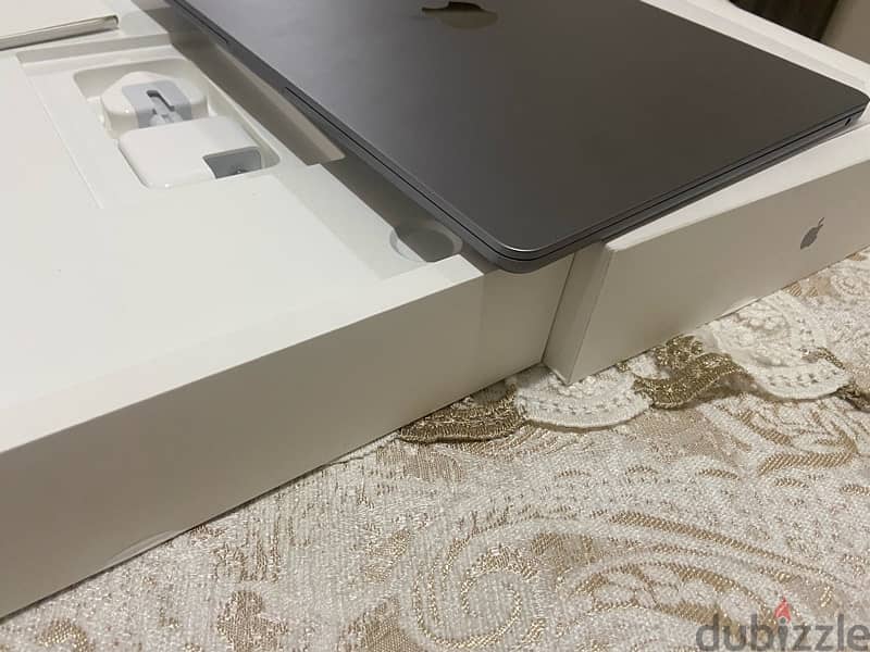 Macbook Air M2 15 Inch   جديد تماما بطاريه ١٠٠٪؜ بكل حاجته 2