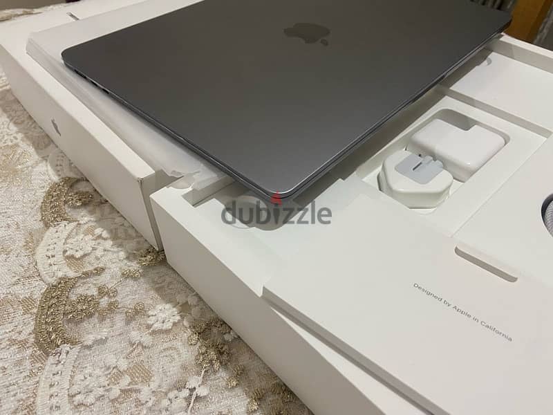 Macbook Air M2 15 Inch   جديد تماما بطاريه ١٠٠٪؜ بكل حاجته 3