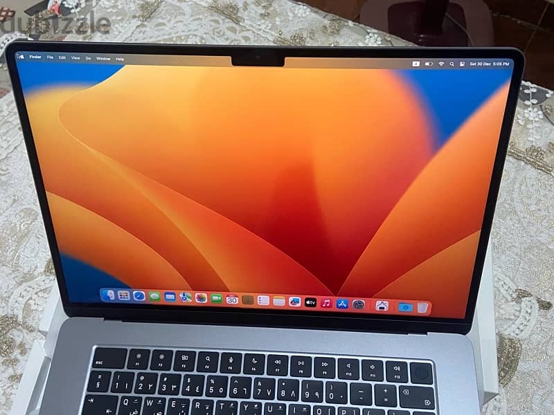 Macbook Air M2 15 Inch   جديد تماما بطاريه ١٠٠٪؜ بكل حاجته 5