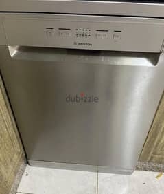 غسالة اطباق اريستون بحالة ممتازة Dishwasher ariston