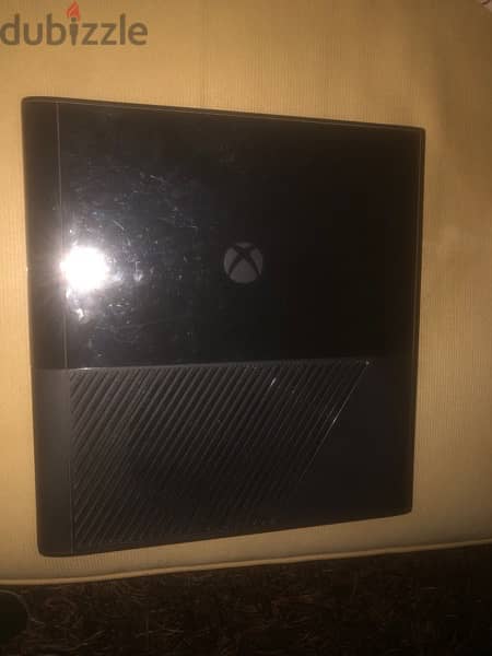 Xbox 360 E 1