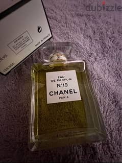 Chanel no 19