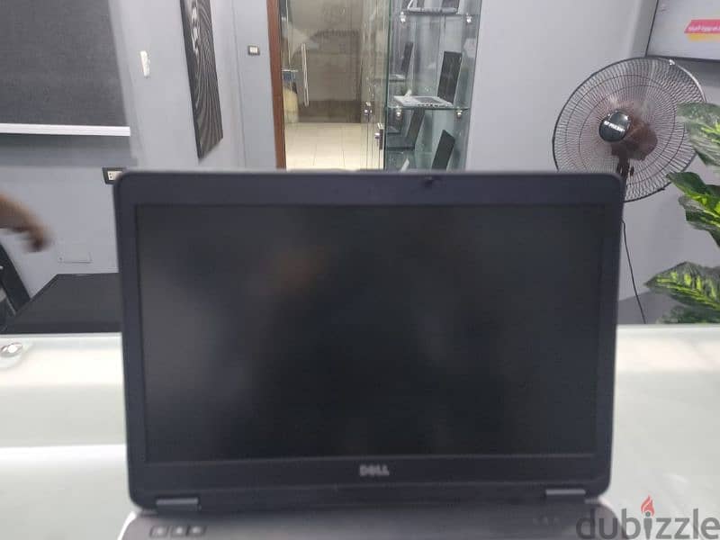 dell i7 حالة ممتازة 1