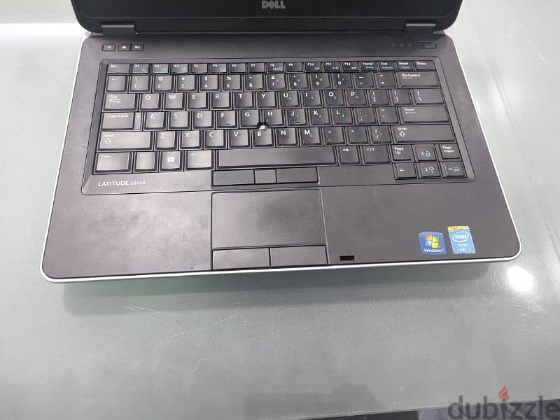 dell i7 حالة ممتازة 3