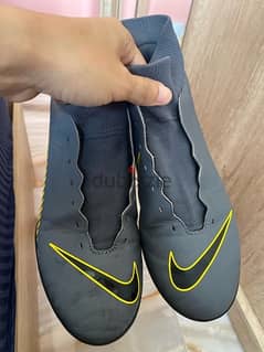 Nike turf shoes size 44