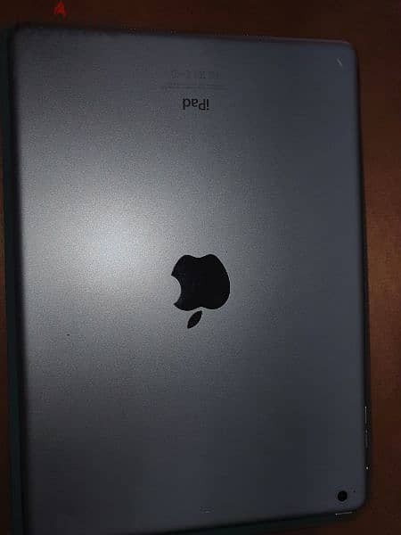 ipad air 32 GB حالة ممتازة 1