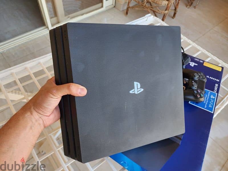 PS4 PRO 1TB like new 2