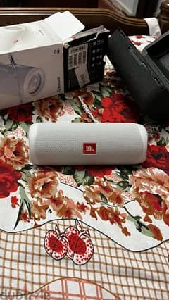 JBL flip 5 brand new 0