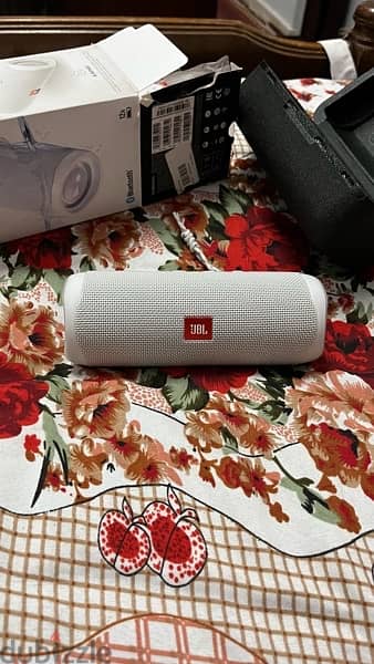 JBL flip 5 brand new