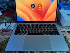 MacBook Pro 2017 13 inch with box and accessories