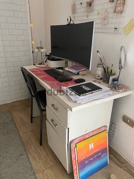 مكتبه ابيض استعمال خفيف  - Office desk (white) 3