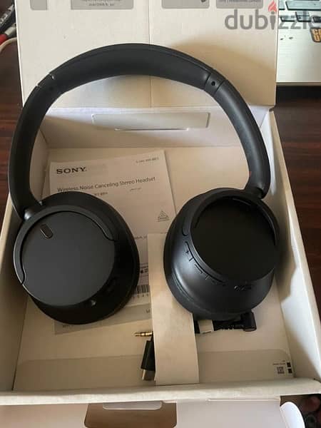 Sony Noise cancelling headphones 1