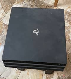 01555626086 PlayStation 4pro معاه دراعين و علبتو واحد تيرا 0