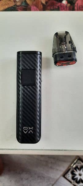 Pod xlim Pro "Black carbon" + 1 new cartridge 0.8 0