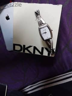 ساعة DKNY