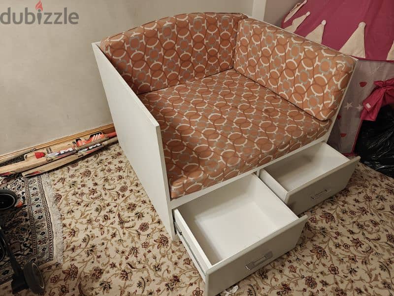 small sofa with drawers 2