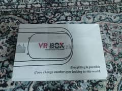 VR BOX never used and with her box 0