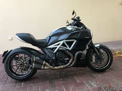 Ducati Diavel Carbon/White 1/1