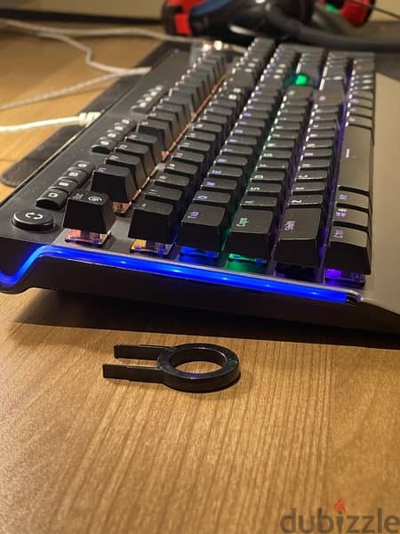 Sades Thunder Blade RGB Mechanical Gaming Keyboard  Blue Switches 4