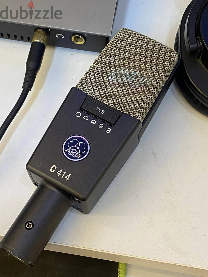 AKG C414 XLS Reference Condenser Microphone, Multipattern 1