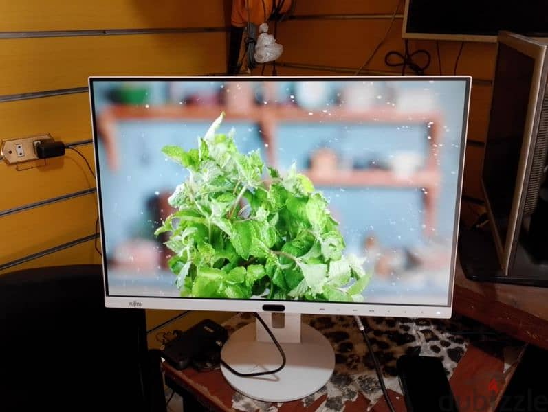 شاشات فريمليس ڤوجيتسو 24 بوصة  Led ips full hd + 3