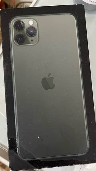 iphone 11 pro max like new 5