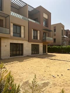 Townhouse for rent in District 5 Compound, New Cairo, super deluxe finishing with air conditioners 0