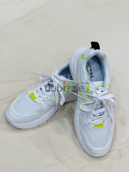 Guess woman sneakers 1