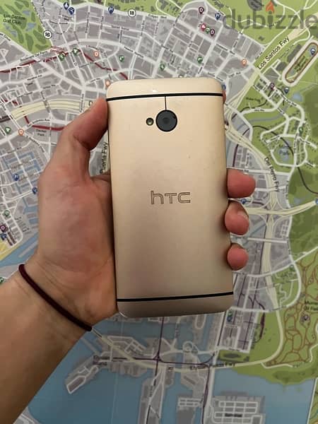 HTC ONE M7 1