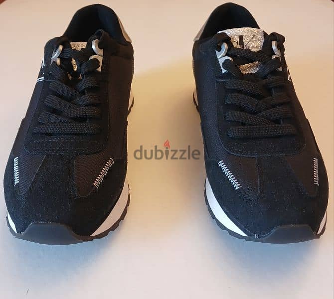 Calvin Klein Men's Shoes 41.5 Black/Silver New
جزمة كالفن كلاين للرجال 1