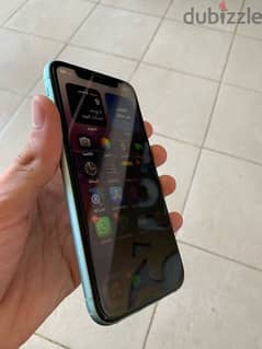 iPhone 11 بال كرتونه 64ج رام 4 كسر زيرو