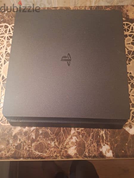 ps4 slim 1tb excellent condition no scratches + 2 controllers original 0