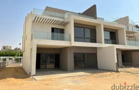 finished Townhouse 350m for sale in fifth Square Marasem 0