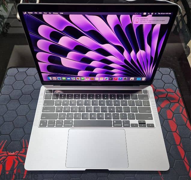 MacBook Pro M2 2022 3