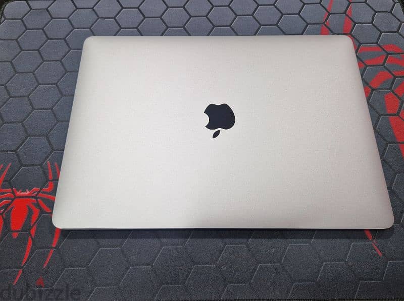 MacBook Pro M2 2022 4